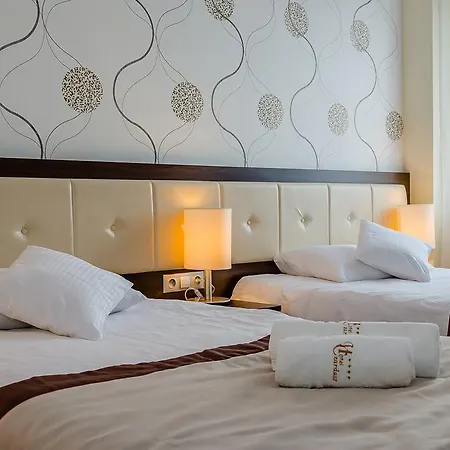 Czardasz & Wellness فندق
